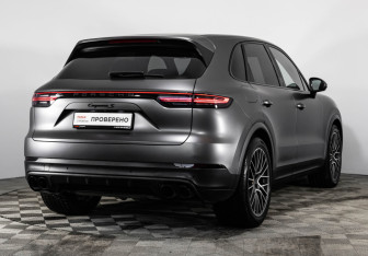 Подержанный автомобиль Porsche Cayenne 2018 года (8 фото)