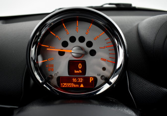 Подержанный автомобиль MINI Countryman 2014 года (20 фото)