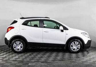 Подержанный автомобиль Opel Mokka 2014 года (4 фото)