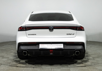 Подержанный автомобиль Changan UNI-V 2024 года (6 фото)