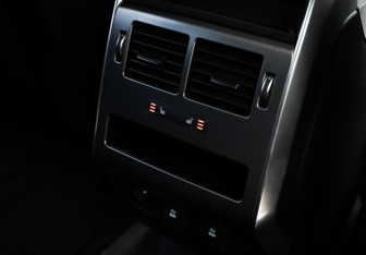 Подержанный автомобиль Land Rover Range Rover Sport 2018 года (34 фото)