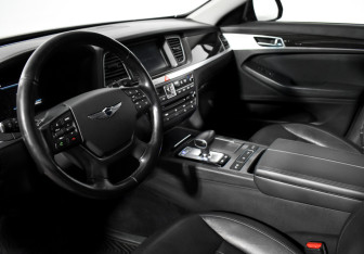 Подержанный автомобиль Genesis G80 2019 года (9 фото)