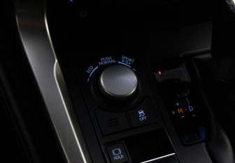 Подержанный автомобиль Lexus NX 2015 года (19 фото)