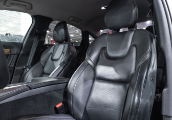 Подержанный автомобиль Volvo S90 2017 года (21 фото)