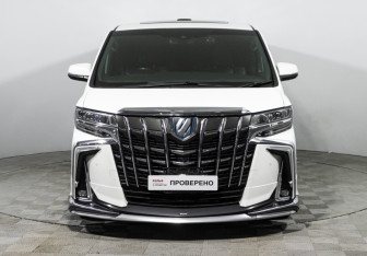 Подержанный автомобиль Toyota Alphard 2020 года (2 фото)