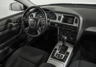Подержанный автомобиль Audi A6 Sedan 2009 года (9 фото)