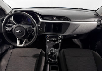 Подержанный автомобиль Kia Rio Sedan 2021 года (14 фото)