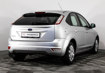 Подержанный автомобиль Ford Focus Hatchback 2011 года (5 фото)
