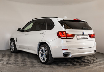 Подержанный автомобиль BMW X5 2017 года (7 фото)