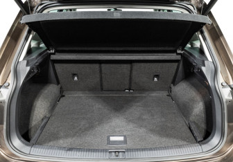 Подержанный автомобиль Volkswagen Tiguan 2017 года (19 фото)