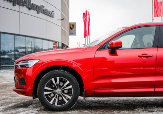 Подержанный автомобиль Volvo XC60 2020 года (3 фото)