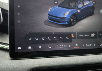 Подержанный автомобиль Zeekr 001 2023 года (18 фото)