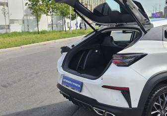 Подержанный автомобиль Changan UNI-T 2023 года (8 фото)