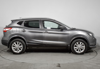 Подержанный автомобиль Nissan Qashqai 2017 года (4 фото)