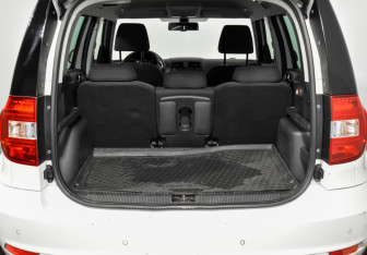 Подержанный автомобиль Skoda Yeti 2014 года (18 фото)