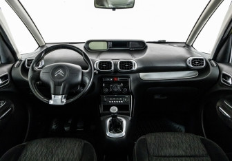 Подержанный автомобиль Citroen C3 Picasso 2009 года (10 фото)