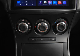 Подержанный автомобиль Mazda 3 Sedan 2011 года (16 фото)