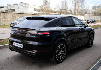 Подержанный автомобиль Porsche Cayenne 2020 года (4 фото)