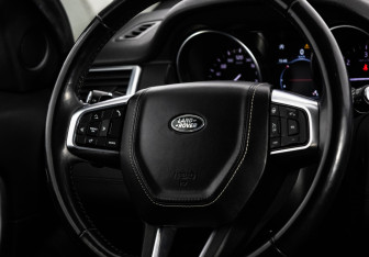 Подержанный автомобиль Land Rover Discovery Sport 2018 года (12 фото)