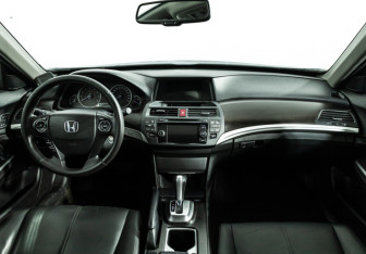 Подержанный автомобиль Honda Crosstour 2014 года (13 фото)
