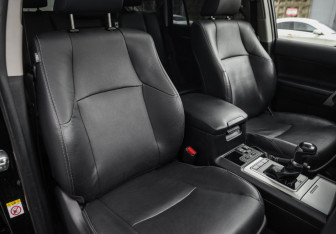 Подержанный автомобиль Toyota Land Cruiser Prado 2018 года (30 фото)