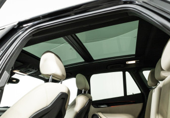 Подержанный автомобиль BMW X1 2018 года (21 фото)