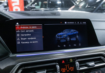 Подержанный автомобиль BMW X6 2020 года (19 фото)