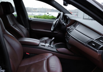 Подержанный автомобиль BMW X6 2013 года (30 фото)