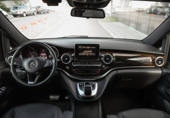 Подержанный автомобиль Mercedes-Benz Vito 2015 года (11 фото)