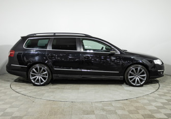 Подержанный автомобиль Volkswagen Passat Wagon 2006 года (4 фото)