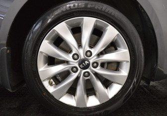 Подержанный автомобиль Kia Optima Sedan 2017 года (9 фото)