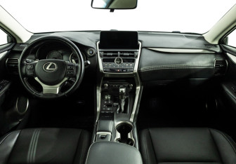 Подержанный автомобиль Lexus NX 2018 года (13 фото)