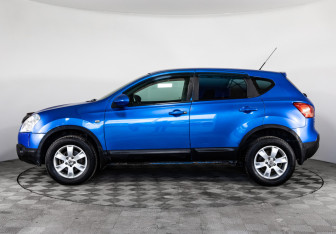 Подержанный автомобиль Nissan Qashqai 2007 года (8 фото)