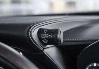 Подержанный автомобиль Lexus LS 2021 года (25 фото)