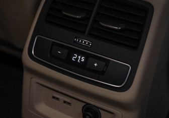 Подержанный автомобиль Audi A4 Sedan 2020 года (32 фото)