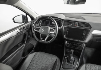 Подержанный автомобиль Volkswagen Tiguan 2021 года (9 фото)