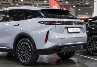 Подержанный автомобиль Exeed RX 2024 года (12 фото)