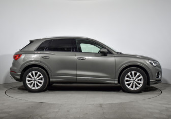 Подержанный автомобиль Audi Q3 2020 года (4 фото)