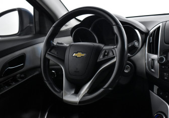 Подержанный автомобиль Chevrolet Cruze Sedan 2014 года (14 фото)