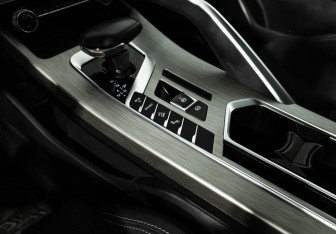 Подержанный автомобиль Geely Coolray 2023 года (18 фото)