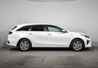 Подержанный автомобиль Kia Ceed Wagon 2021 года (4 фото)