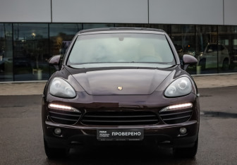 Подержанный автомобиль Porsche Cayenne 2014 года (4 фото)