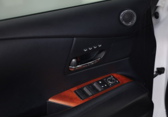 Подержанный автомобиль Lexus RX 2011 года (25 фото)
