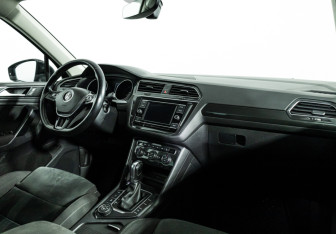 Подержанный автомобиль Volkswagen Tiguan 2017 года (9 фото)