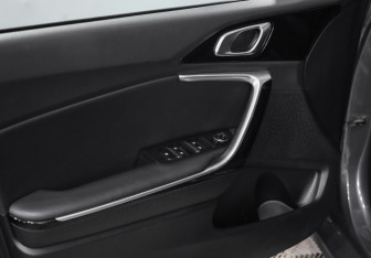 Подержанный автомобиль Kia Ceed Hatchback 2018 года (17 фото)