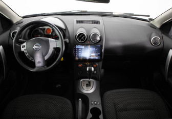 Подержанный автомобиль Nissan Qashqai 2008 года (9 фото)