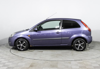 Подержанный автомобиль Ford Fiesta Hatchback 2008 года (8 фото)