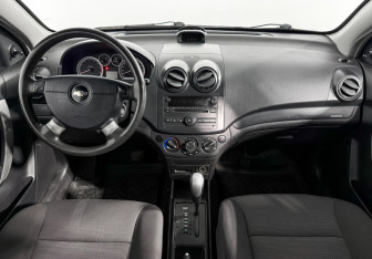 Подержанный автомобиль Chevrolet Aveo Sedan 2007 года (14 фото)