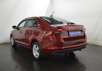Подержанный автомобиль Skoda Rapid Liftback 2020 года (7 фото)