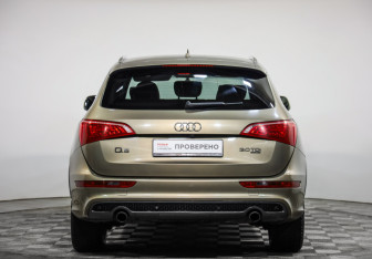 Подержанный автомобиль Audi Q5 2009 года (6 фото)